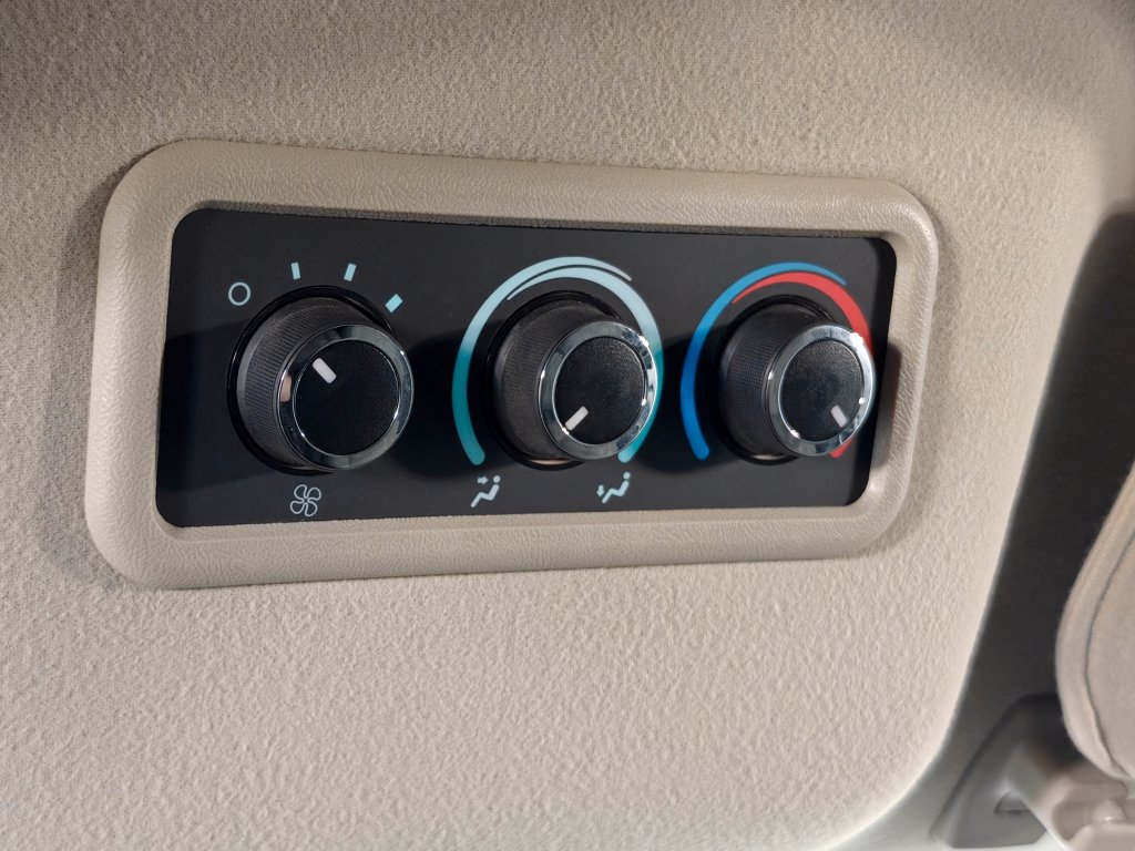 Used 2019 Chevrolet Express 3500 LS RWD image 8