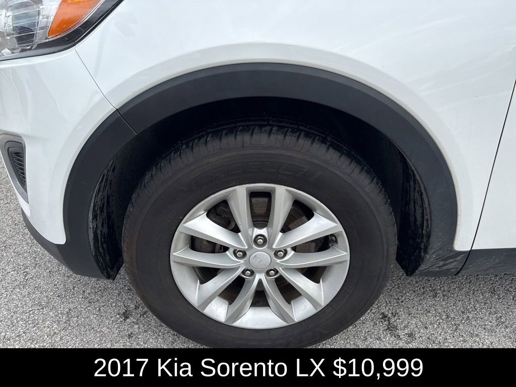 Used 2017 Kia Sorento LX w/ LX Convenience Package image 9