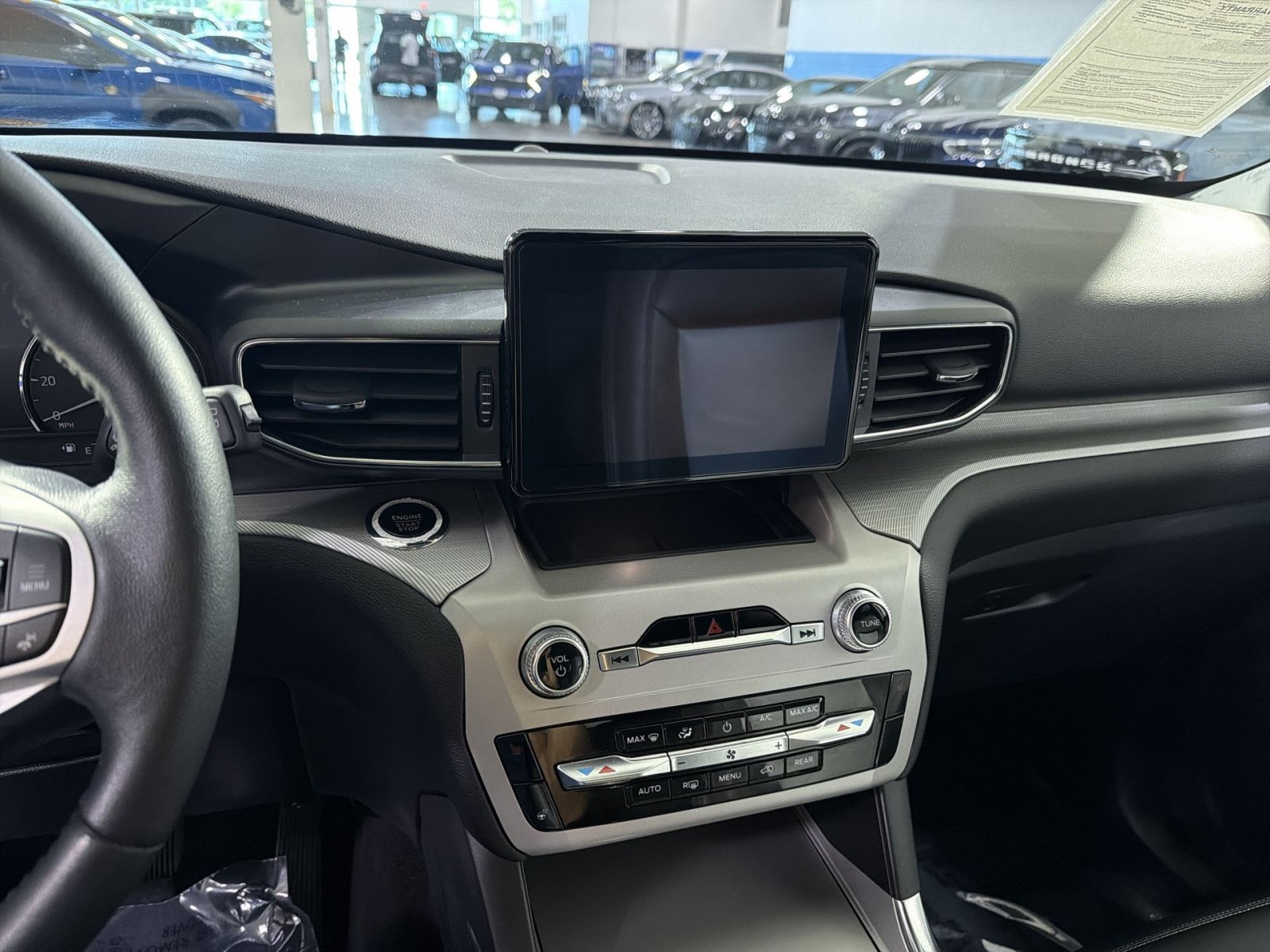 Used 2023 Ford Explorer XLT w/ Equipment Group 202A AWD/4WD image 22