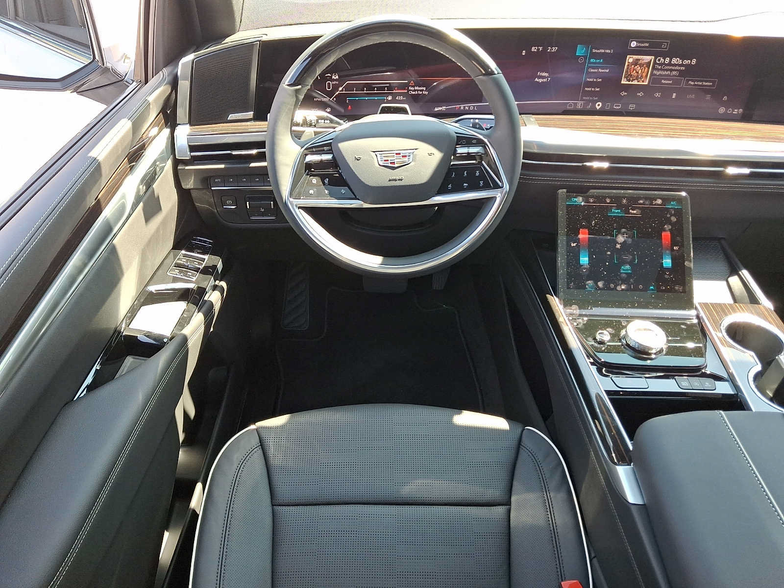 Used 2026 Cadillac Escalade ESV Luxury w/ Touring Package AWD/4WD image 13