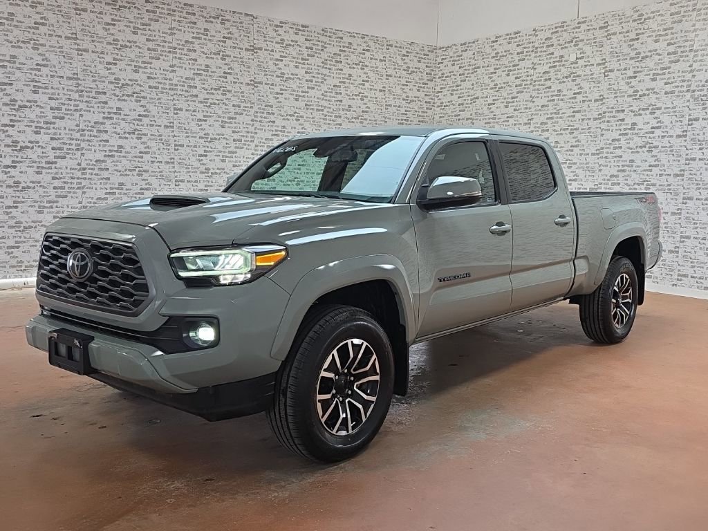 Used 2023 Toyota Tacoma TRD Sport w/ Black Out Package (TMS) image 3