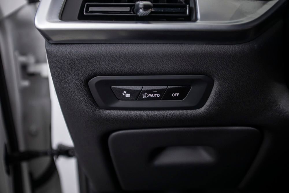 Used 2026 BMW X5 xDrive40i w/ M Sport Package image 38