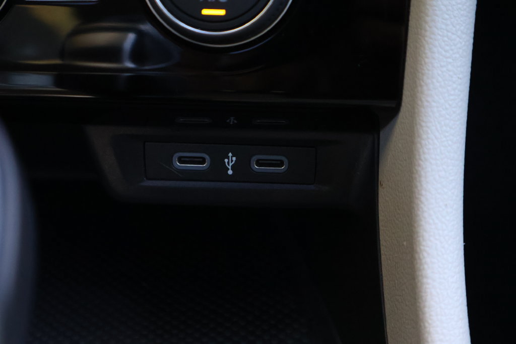 Used 2024 Volkswagen Jetta SE FWD image 22