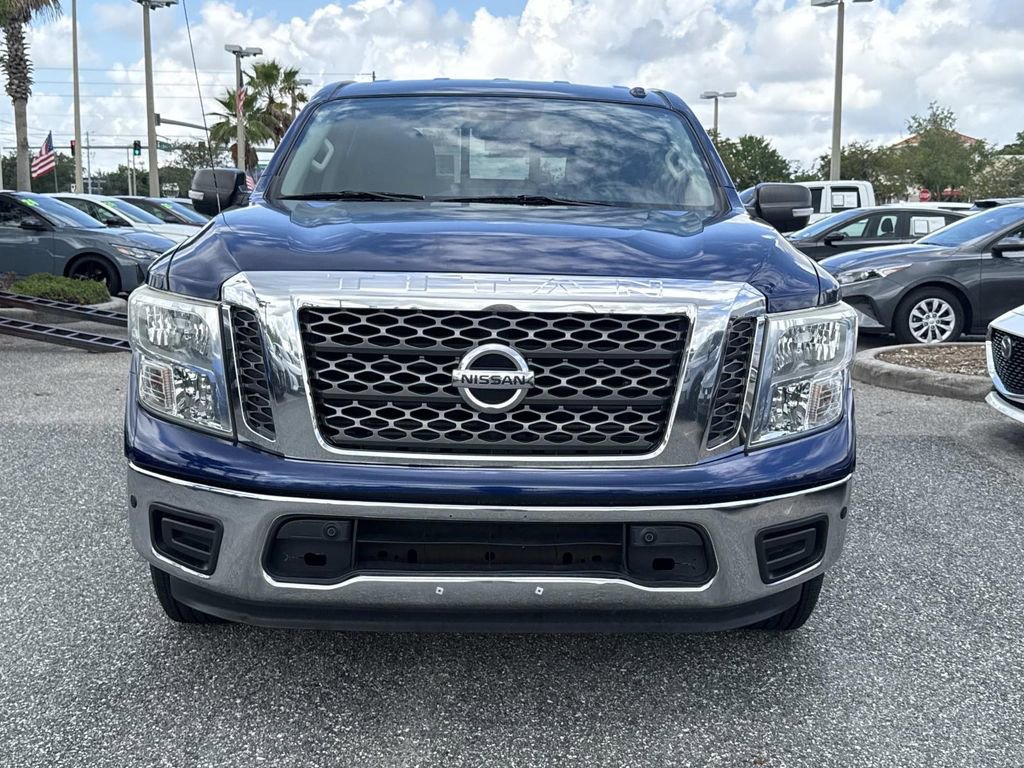 Used 2018 Nissan Titan SV w/ SV Convenience Package RWD image 9