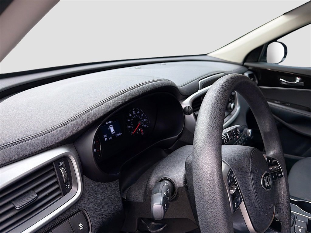 Used 2019 Kia Sorento L image 9