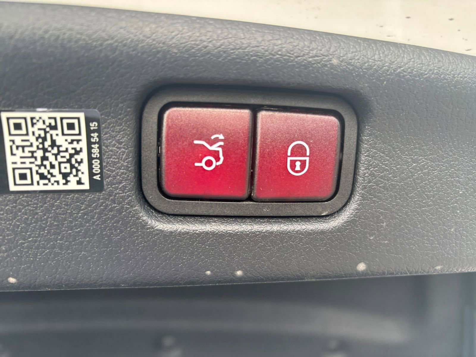 Used 2024 Mercedes-Benz C 300 Sedan image 24