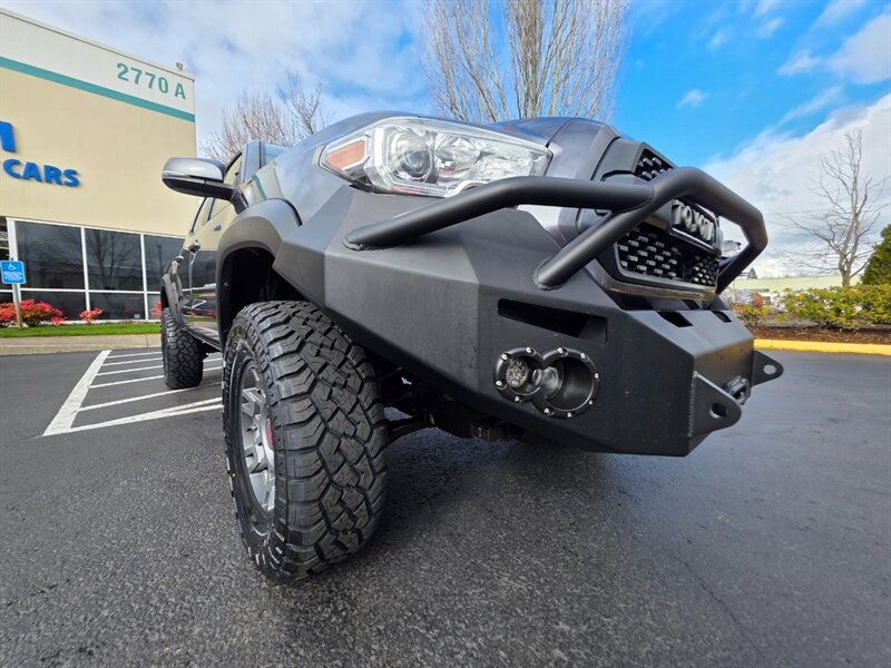 Used 2017 Toyota Tacoma TRD Off-Road w/ Premium & Technology Package image 10