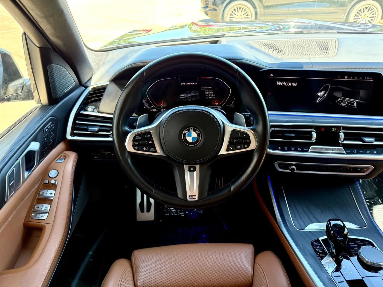 Used 2021 BMW X7 M50i w/ Dynamic Handling Package AWD/4WD image 18