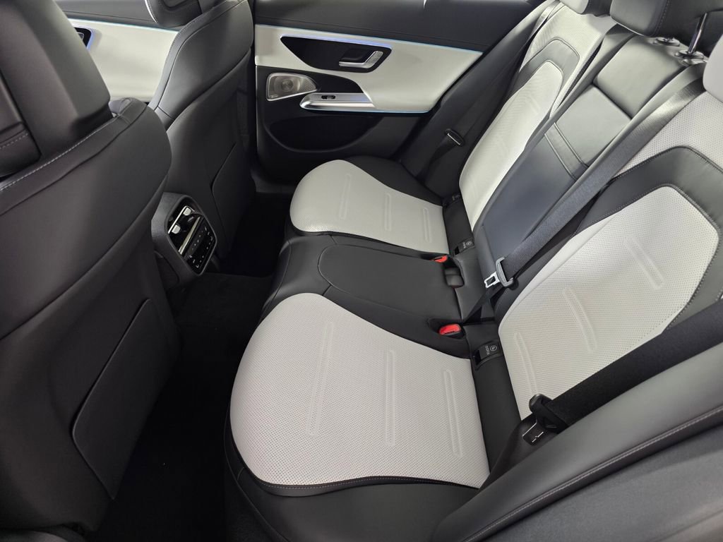 New 2026 Mercedes-Benz E 53 AMG e 4MATIC Sedan image 11