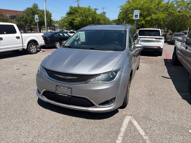 Used 2019 Chrysler Pacifica Touring-L image 15
