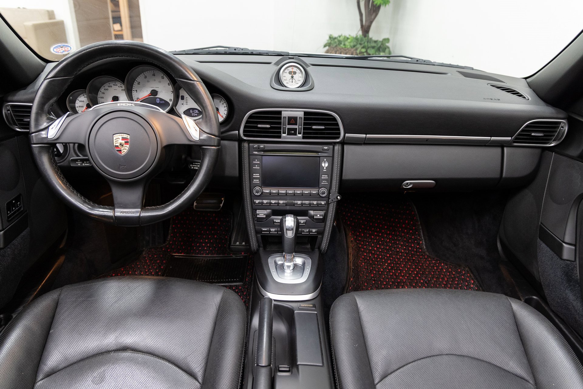 Used 2011 Porsche 911 Carrera 4S image 5