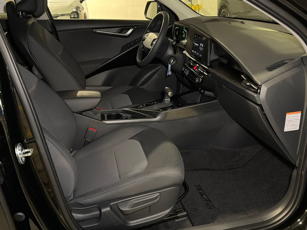 New 2026 Kia Niro LX FWD image 8
