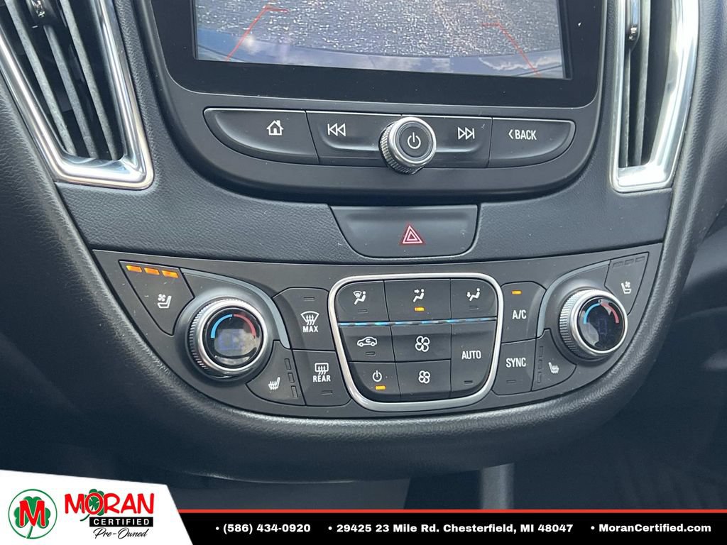 Used 2018 Chevrolet Malibu Premier w/ Premier Sun and Wheel Package FWD image 24