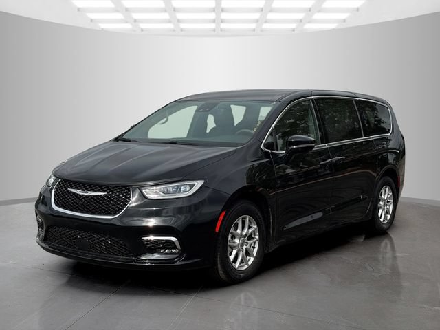 Certified 2025 Chrysler Pacifica Select FWD image 3