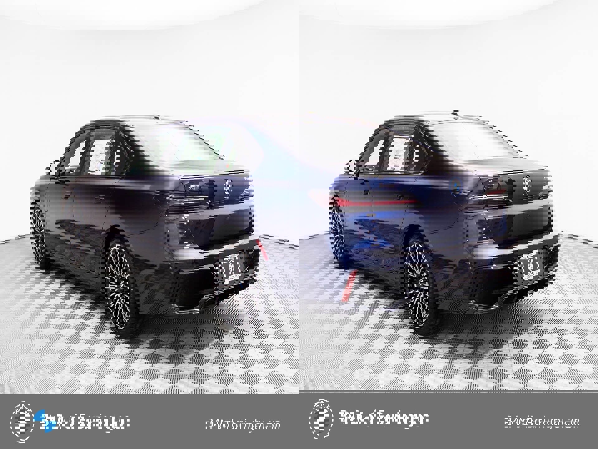 New 2026 BMW 750e xDrive image 3