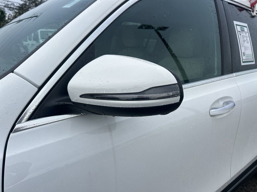 Used 2025 Mercedes-Benz GLB 250 4MATIC image 18