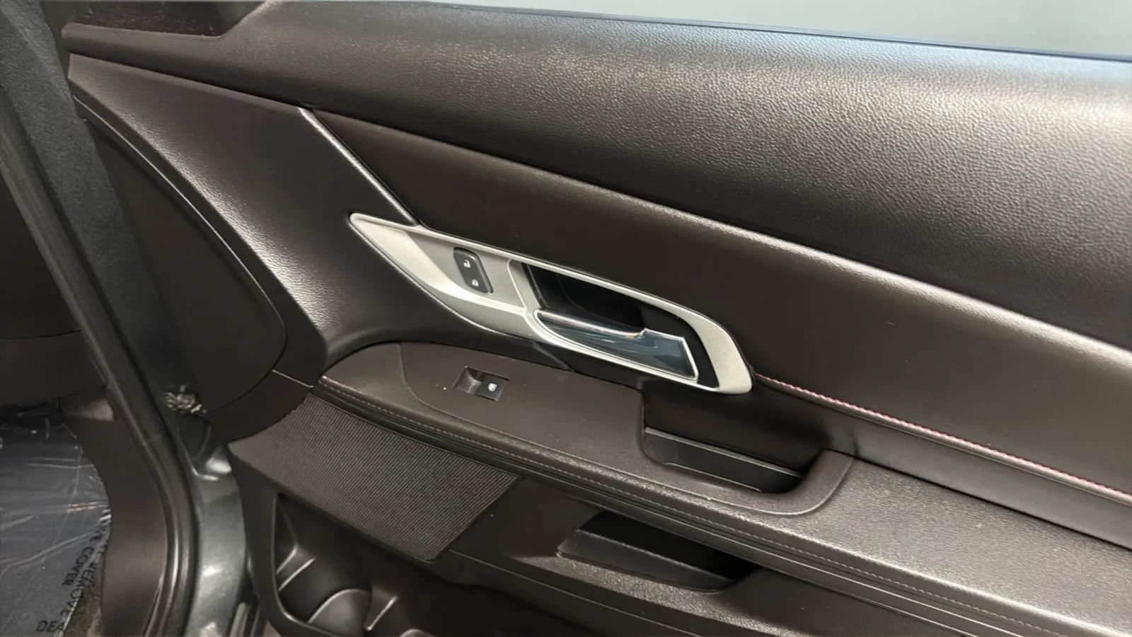 Used 2017 GMC Terrain SLE FWD image 17