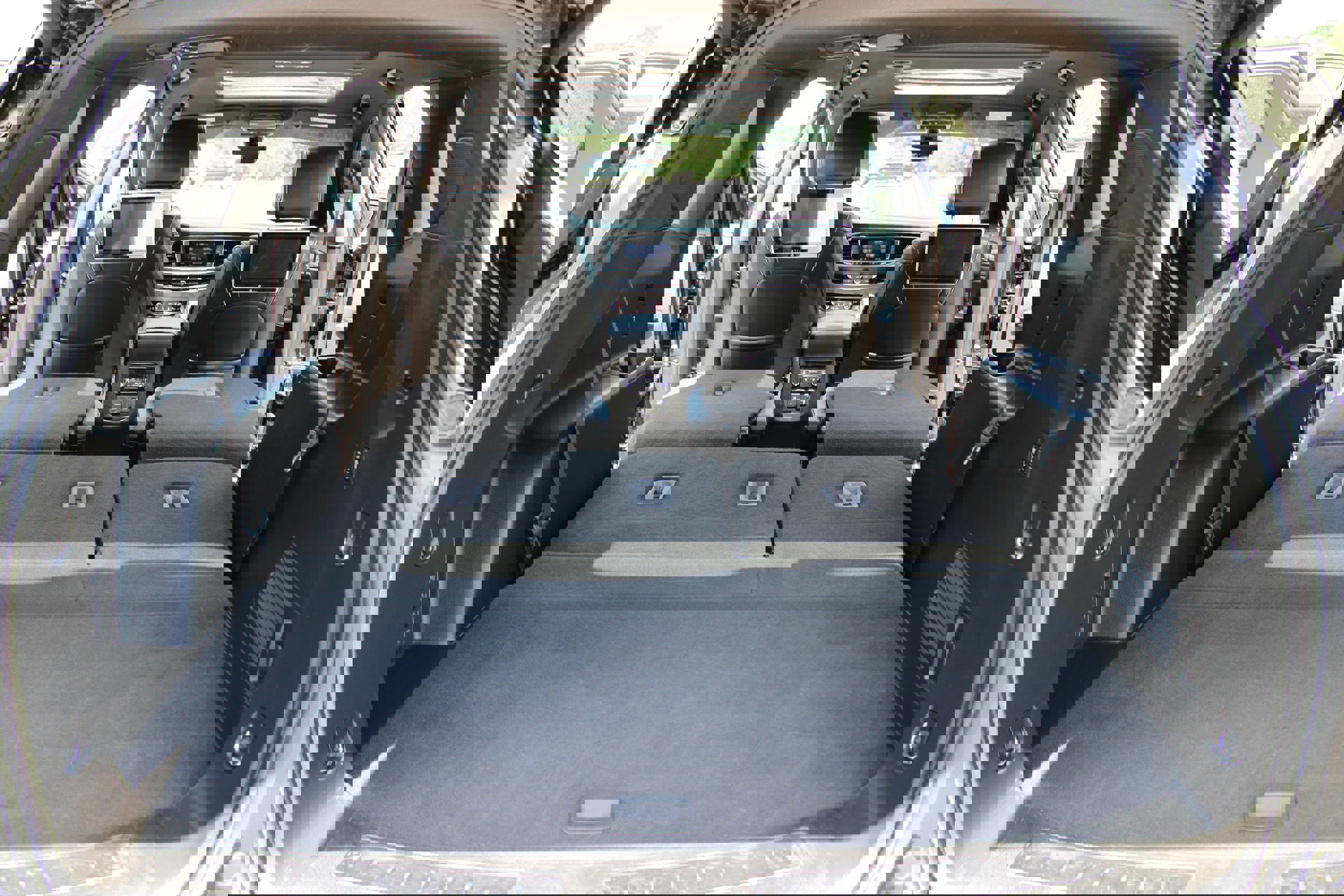 Used 2022 Buick Enclave Avenir w/ Avenir Technology Package image 17