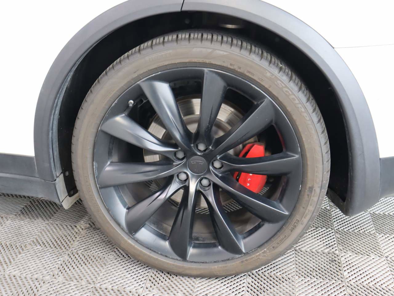 Used 2020 Tesla Model X Performance image 19