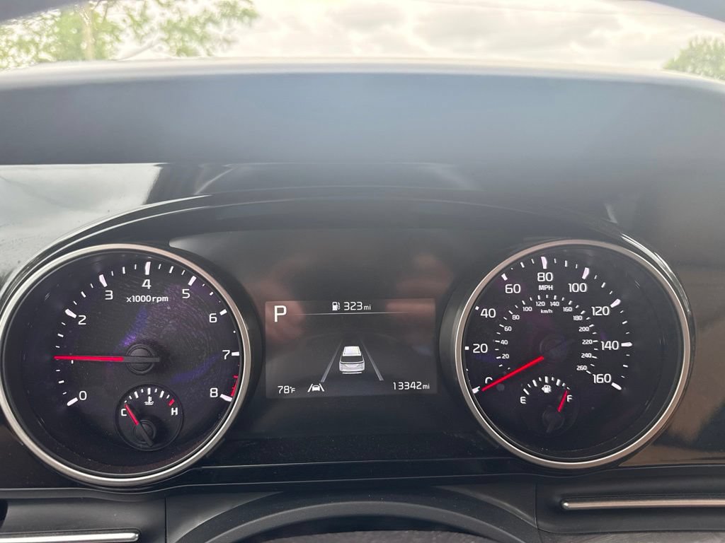 Certified 2024 Kia Carnival EX FWD image 12