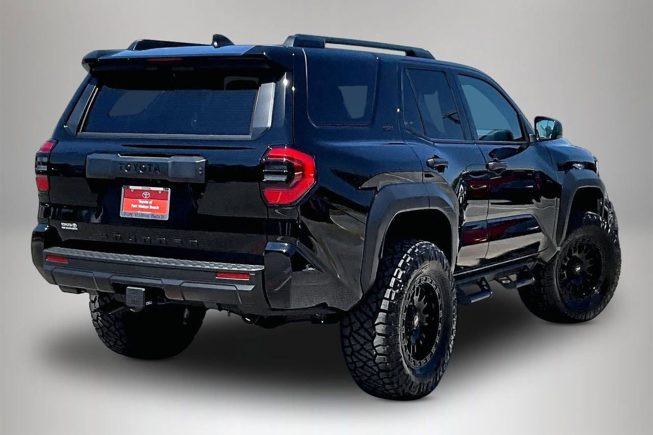 Used 2025 Toyota 4Runner SR5 AWD/4WD image 5