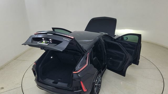 Used 2025 Cadillac Lyriq Sport AWD/4WD image 88