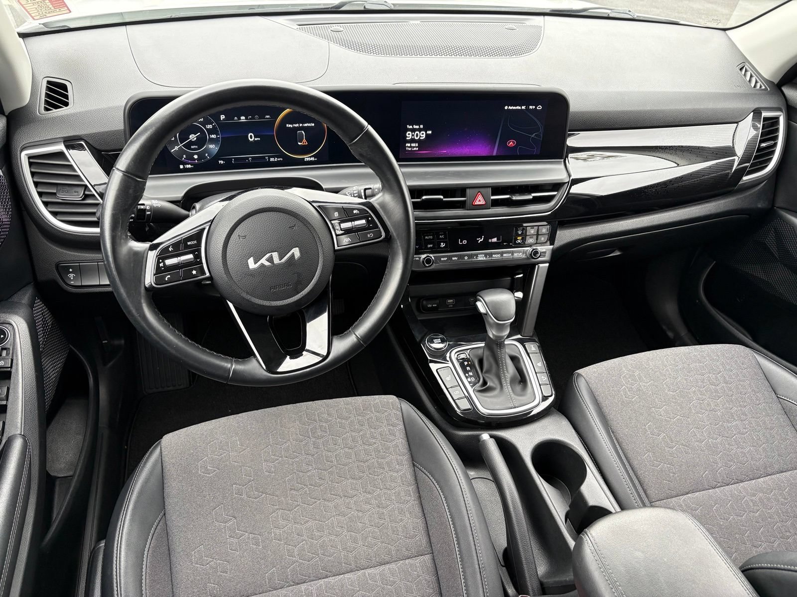 Used 2024 Kia Seltos X-Line AWD/4WD image 11