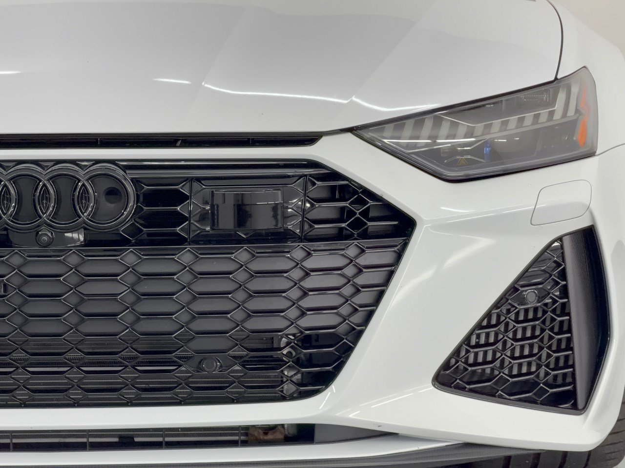 Used 2025 Audi RS 7 Performance AWD/4WD image 12