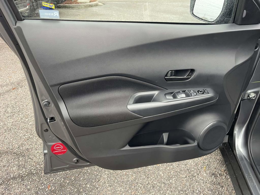 Used 2025 Nissan Kicks Play S image 18