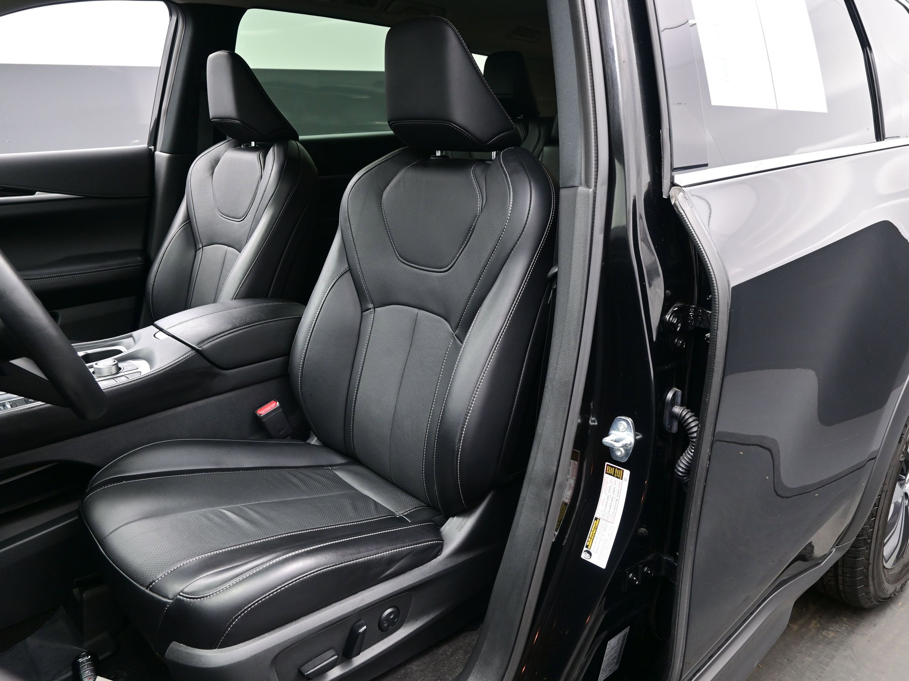 Used 2024 INFINITI QX60 Pure image 12