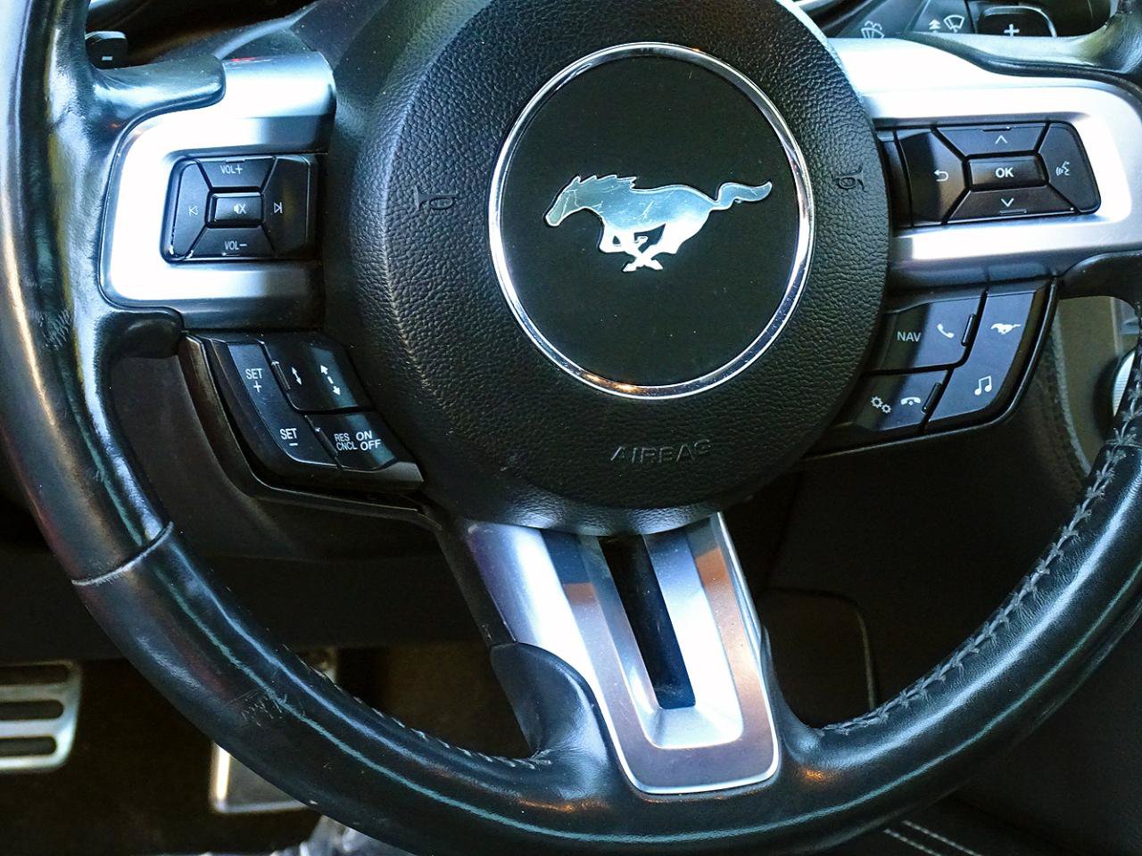 Used 2020 Ford Mustang GT Premium w/ GT Performance Package RWD image 18