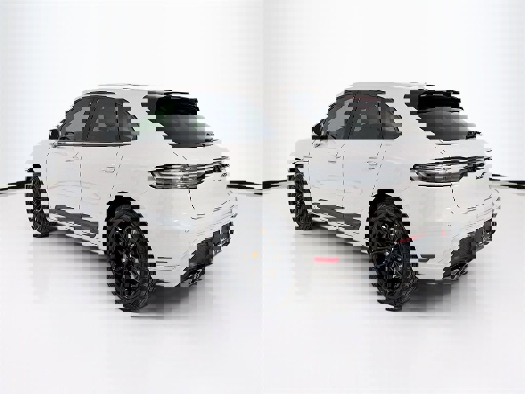 New 2026 Porsche Macan GTS image 3