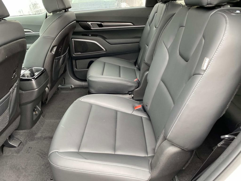New 2025 Kia Telluride S image 7