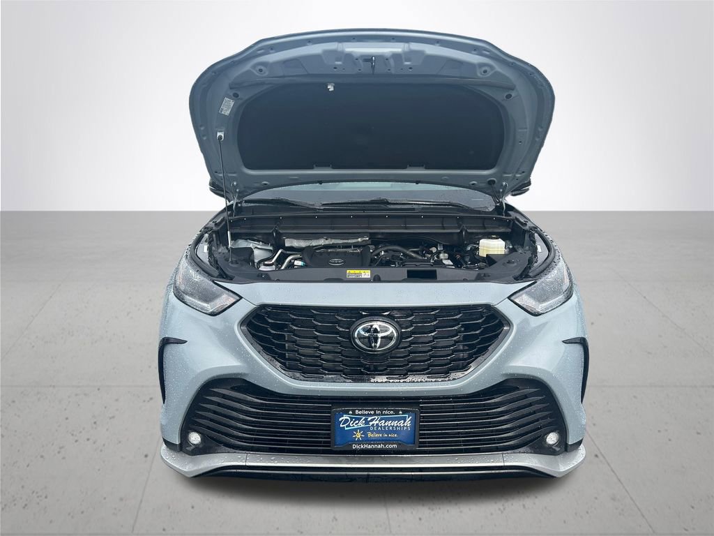 Certified 2025 Toyota Highlander XSE AWD/4WD image 5