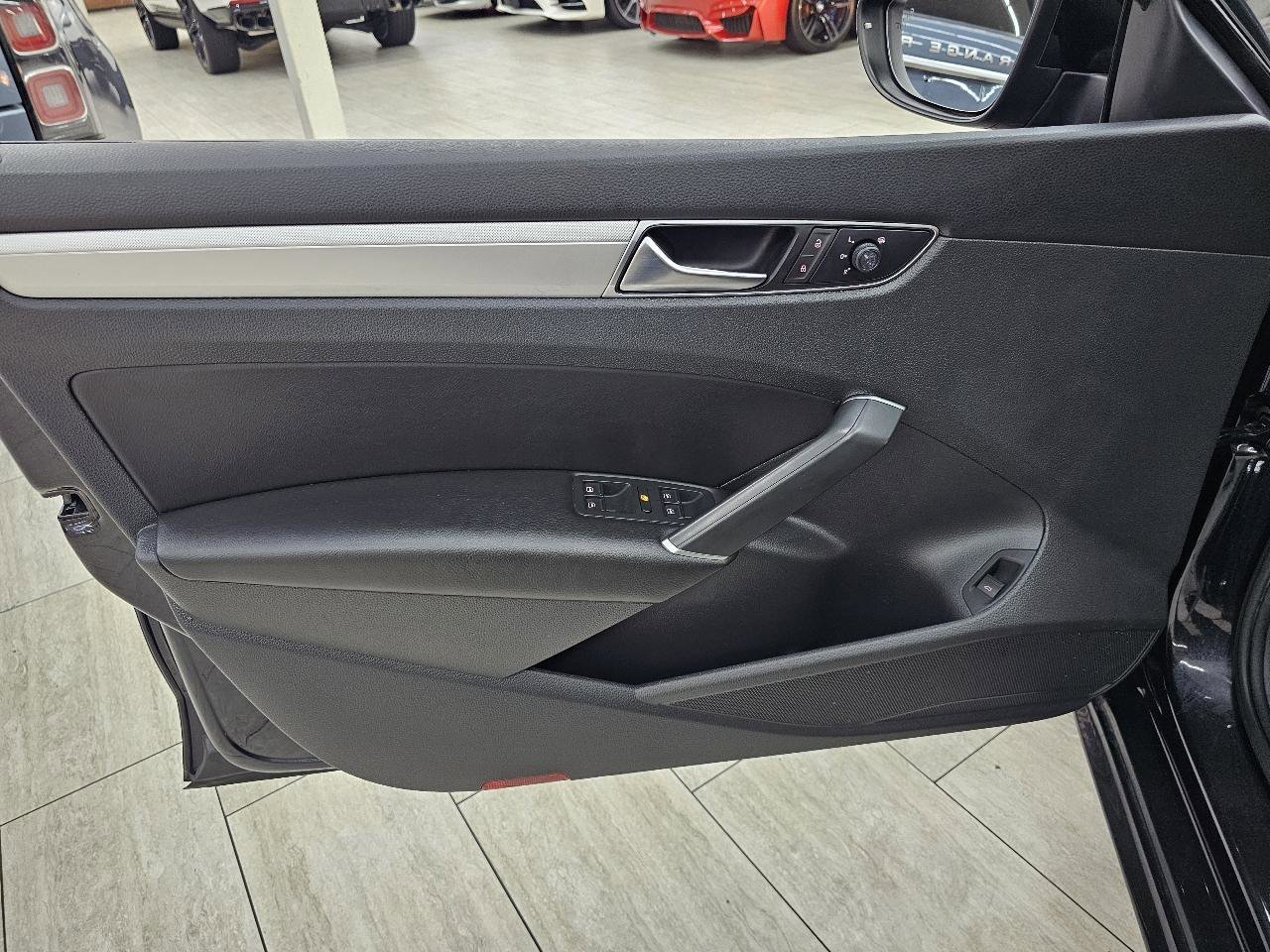 Used 2019 Volkswagen Passat Wolfsburg Edition FWD image 37