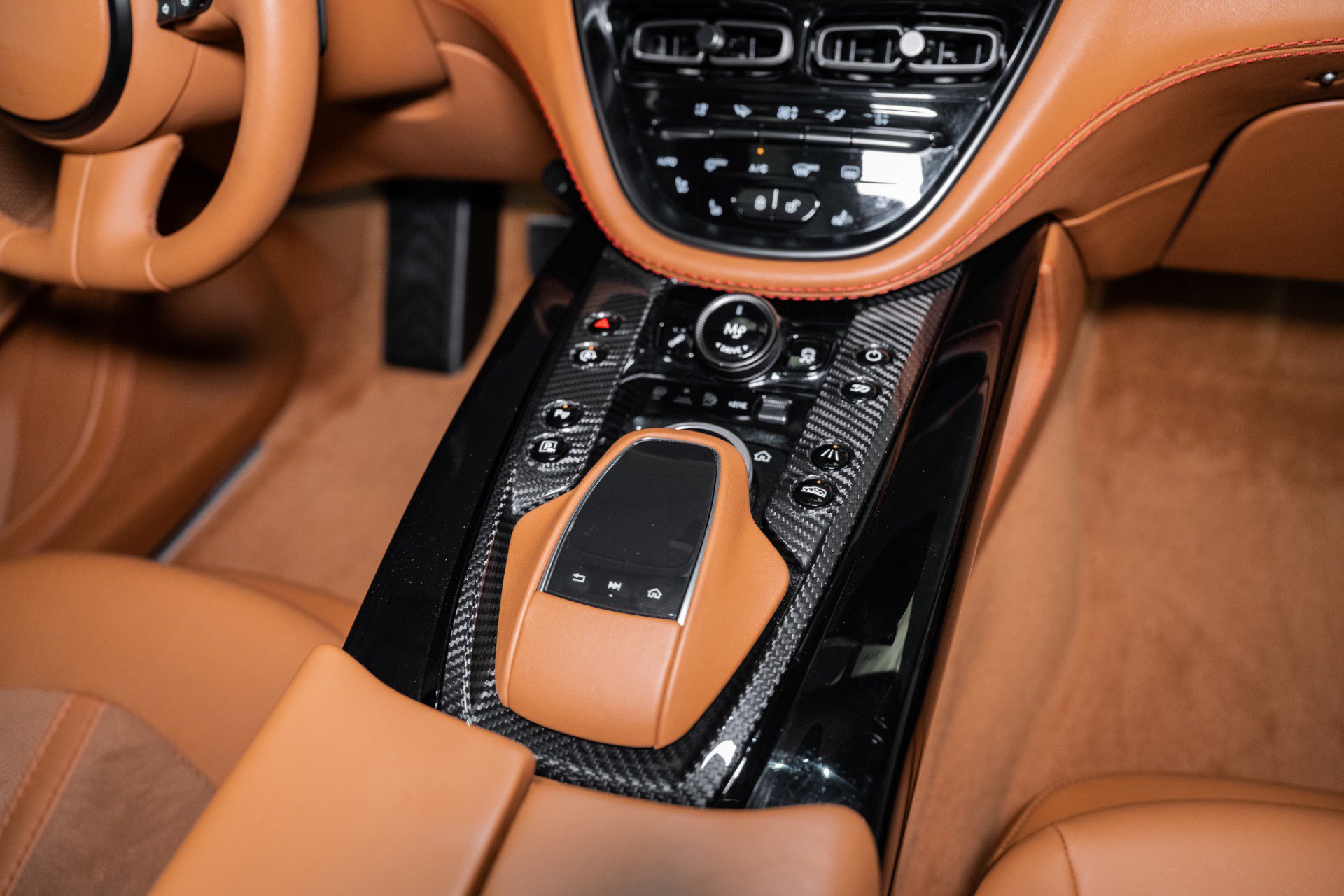 Used 2023 Aston Martin DBX 707 image 38