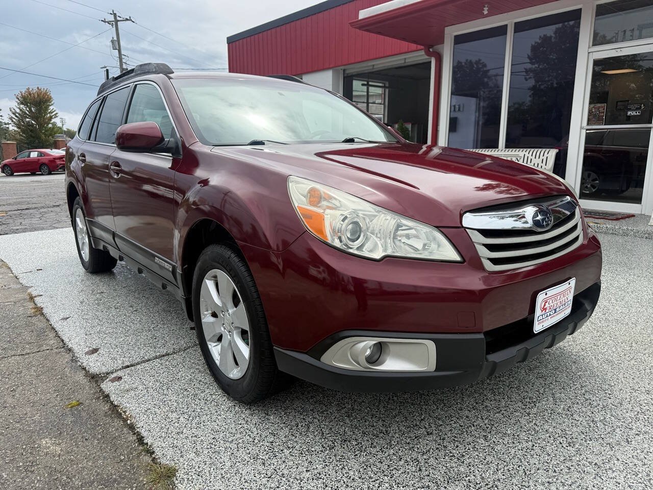 Used 2011 Subaru Outback 2.5i Premium AWD/4WD image 2