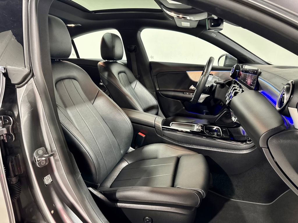 Used 2025 Mercedes-Benz CLA 250 image 21