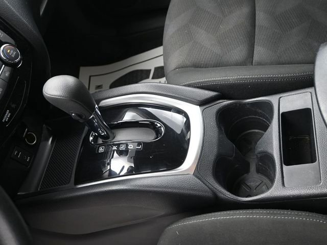 Used 2016 Nissan Rogue SV image 12