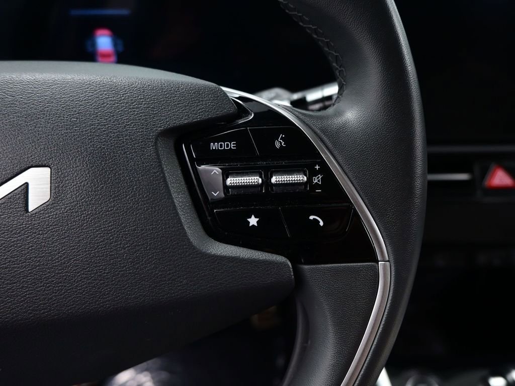 Used 2023 Kia Niro EX Touring image 14