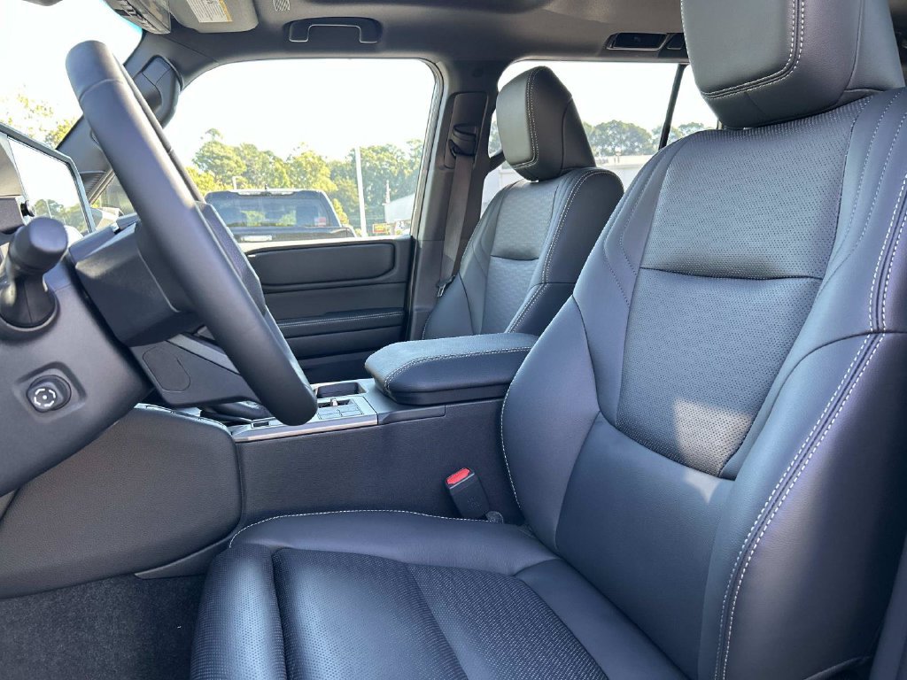 New 2027 Toyota Land Cruiser w/ Premium Package AWD/4WD image 28