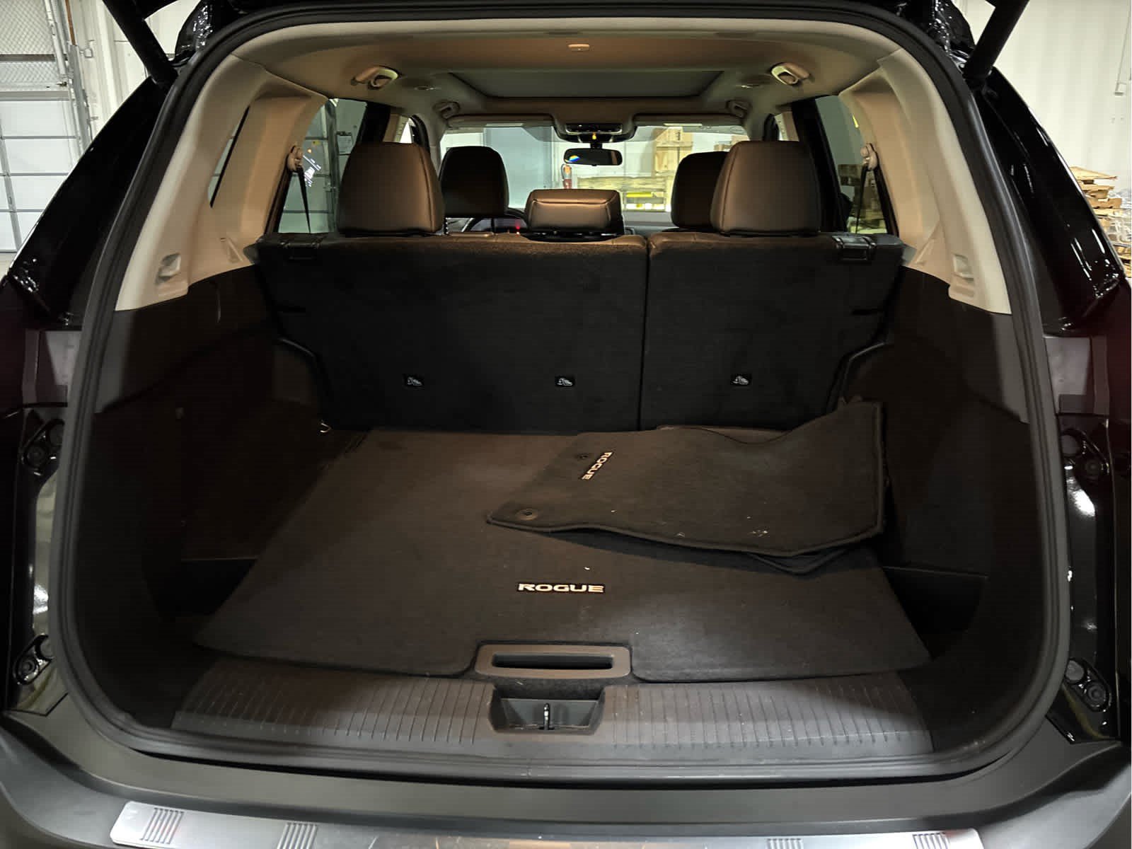 Used 2023 Nissan Rogue SV w/ SV Premium B Package AWD/4WD image 7