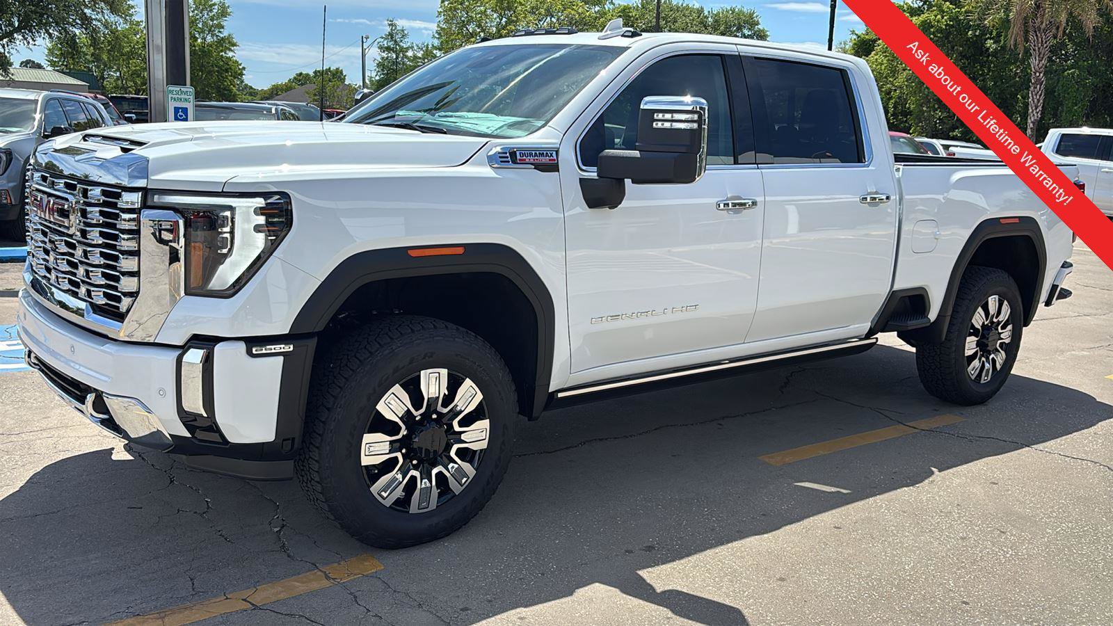 New 2026 GMC Sierra 2500 Denali w/ Denali Reserve Package AWD/4WD image 3