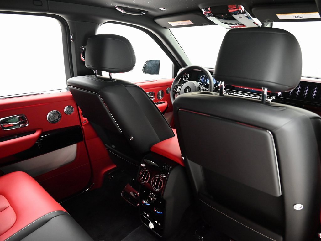 New 2025 Rolls-Royce Cullinan image 8