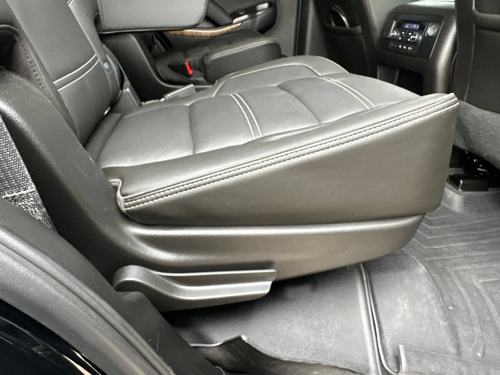 Used 2019 GMC Yukon Denali w/ Denali Ultimate Black Edition AWD/4WD image 40