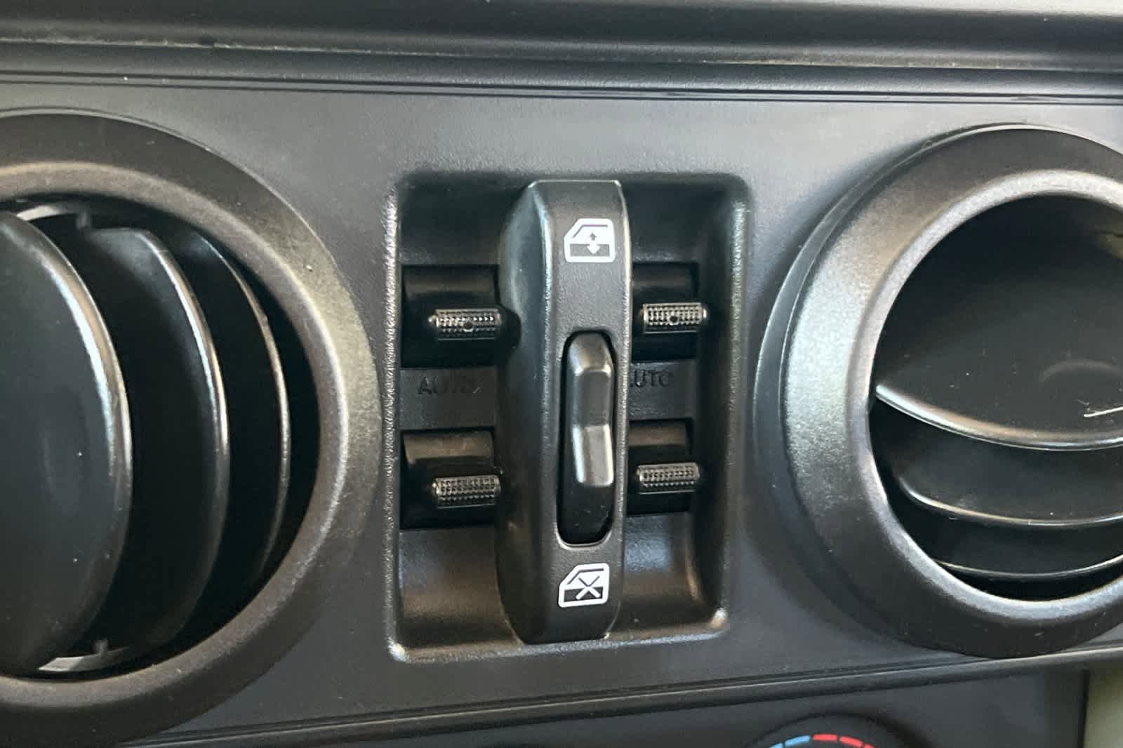 Used 2008 Jeep Wrangler Unlimited X AWD/4WD image 27