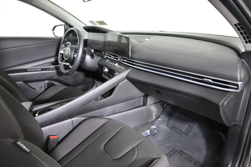 Used 2024 Hyundai Elantra SEL w/ Convenience Package FWD image 14
