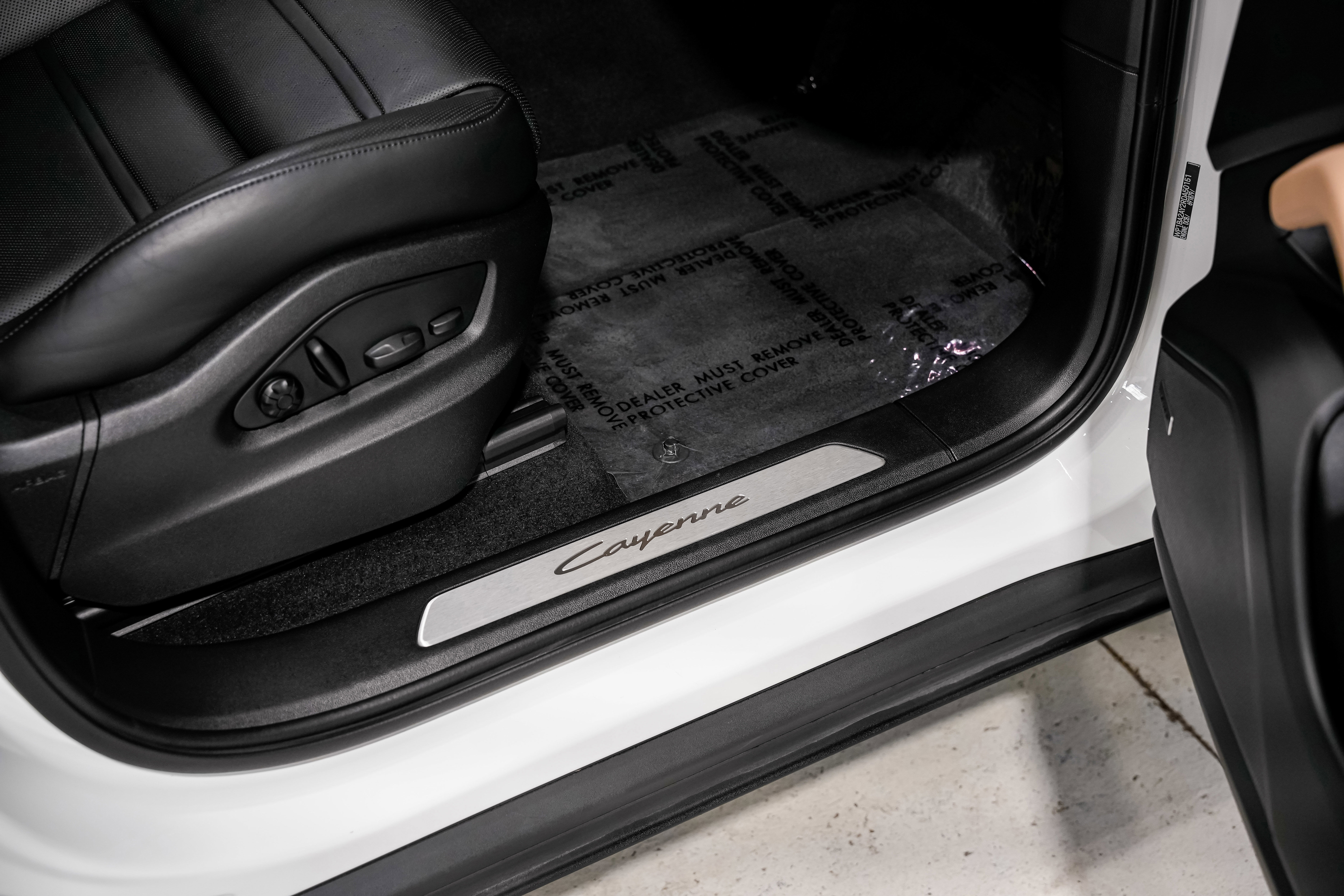 Used 2024 Porsche Cayenne Coupe w/ Premium Package Plus image 24