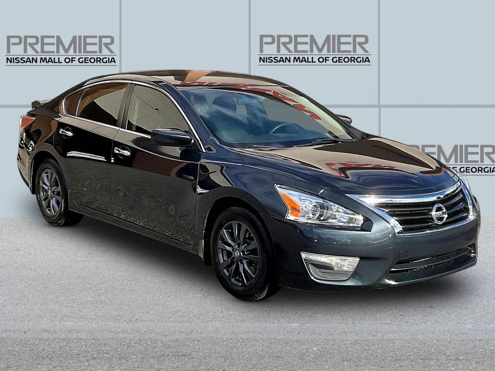 Used 2015 Nissan Altima 2.5 S w/ Special Edition Package FWD image 3