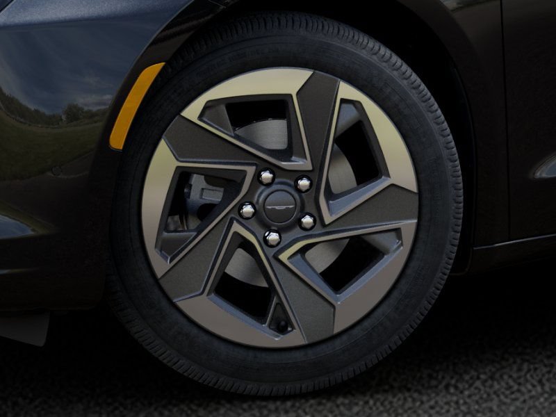 New 2027 Chrysler Pacifica Limited FWD image 8